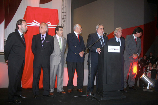 El Presidente de River Plate en el momento de la inauguracin.